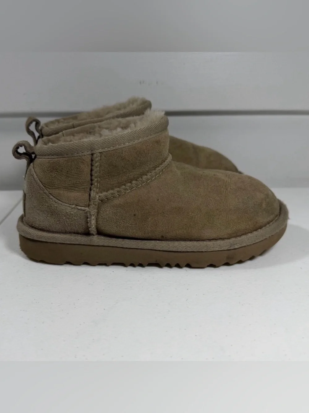 Ugg Classic Ultra Mini Round Toe Shearling Lined Boots size 13